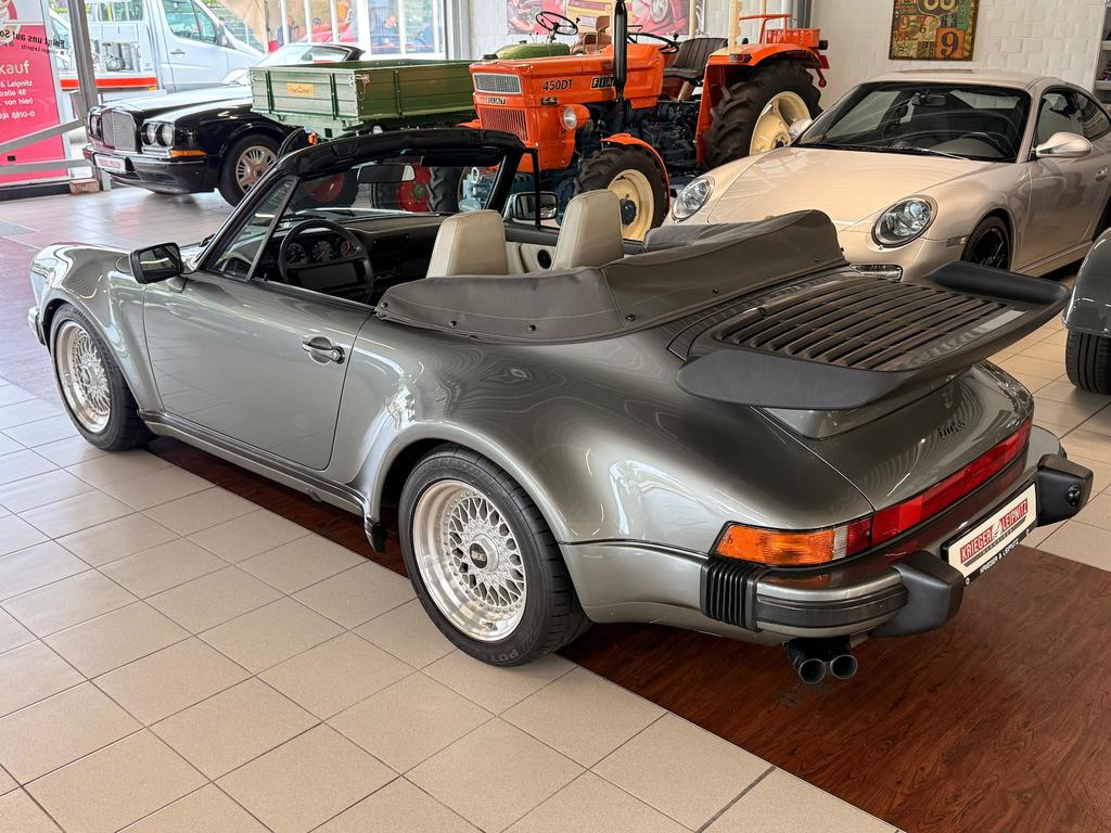 Porsche 930
