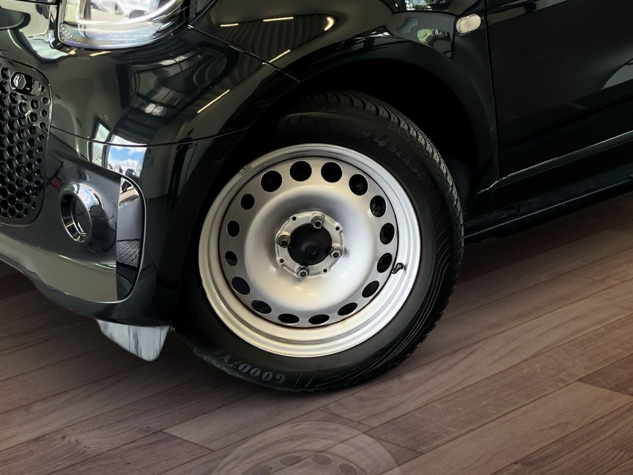 Fahrzeugabbildung Smart smart EQ fortwo 22KW+SITZHEIZ+KLIMAAUTO+DAB+USB