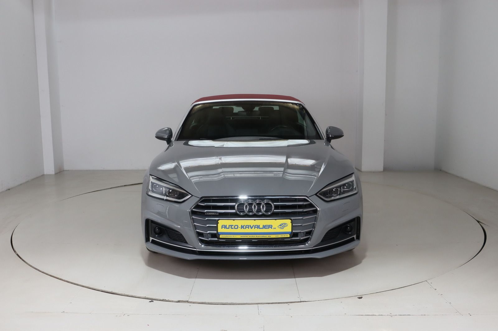 Fahrzeugabbildung Audi A5 Cabriolet 3.0 TDI Quattro S-line