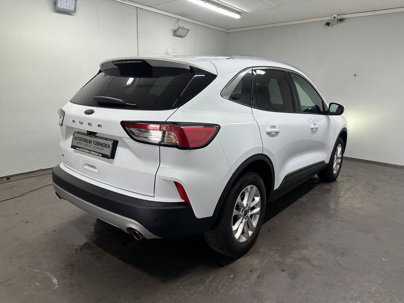 Fahrzeugabbildung Ford Kuga 2.0 4 x 4 EcoBlue Titanium AHK*WINTER-PA