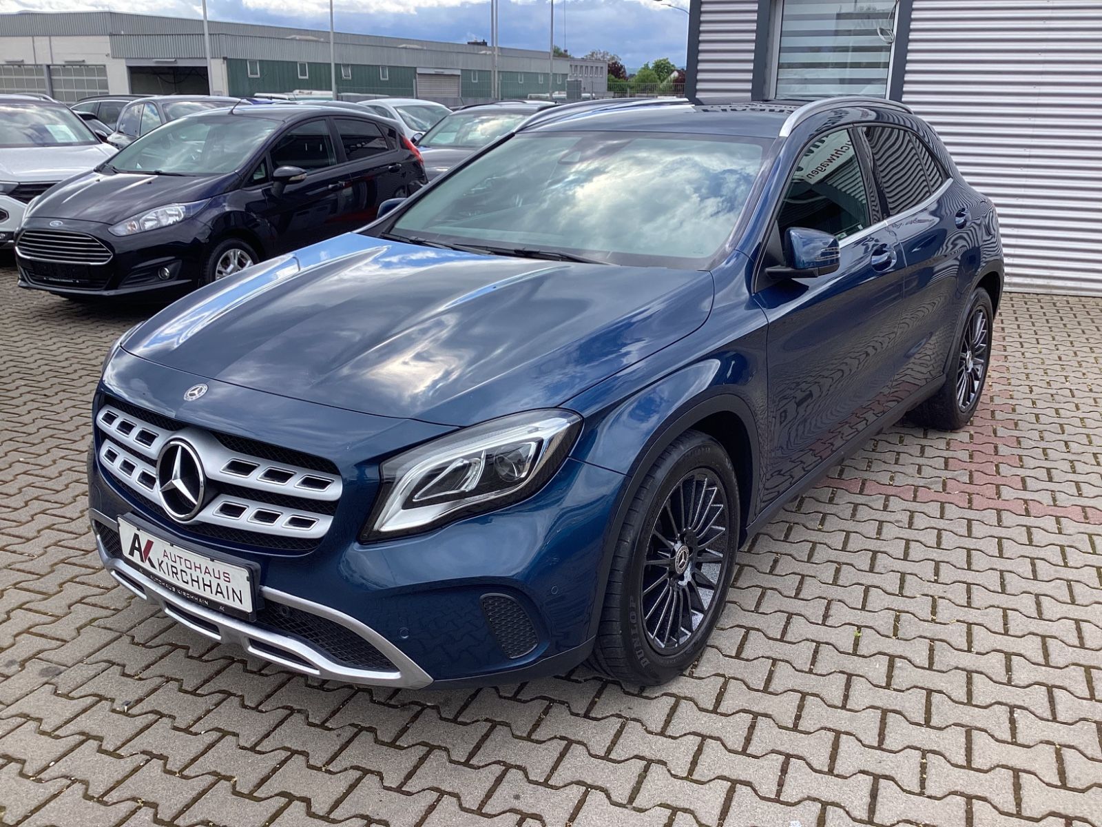 MERCEDES-BENZ GLA 250
