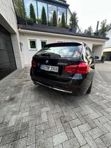 BMW 320d Touring Luxury Line Luxury Line - BMW 320 mit Diesel-Antrieb: Navigationssystem, Kombi, Automatik