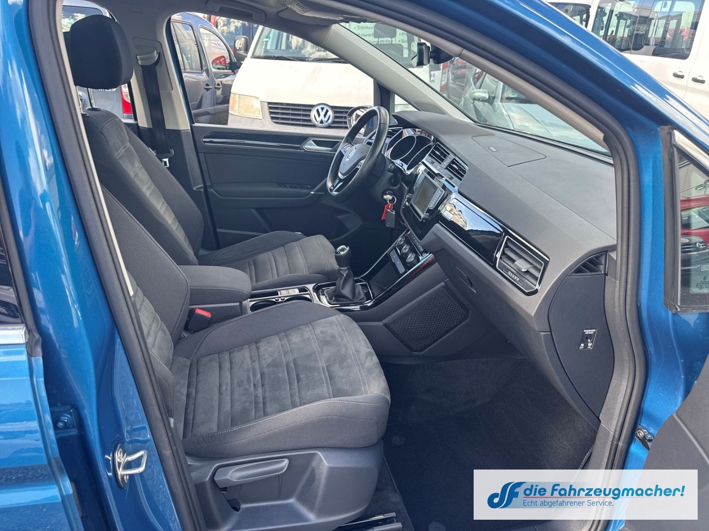 Fahrzeugabbildung Volkswagen Touran Highline 2,0TDi Pano *EXPORT