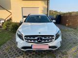 Mercedes-Benz GLA 180 7G-DCT / Klima / PDC - Mercedes-Benz GLA 180 von privat