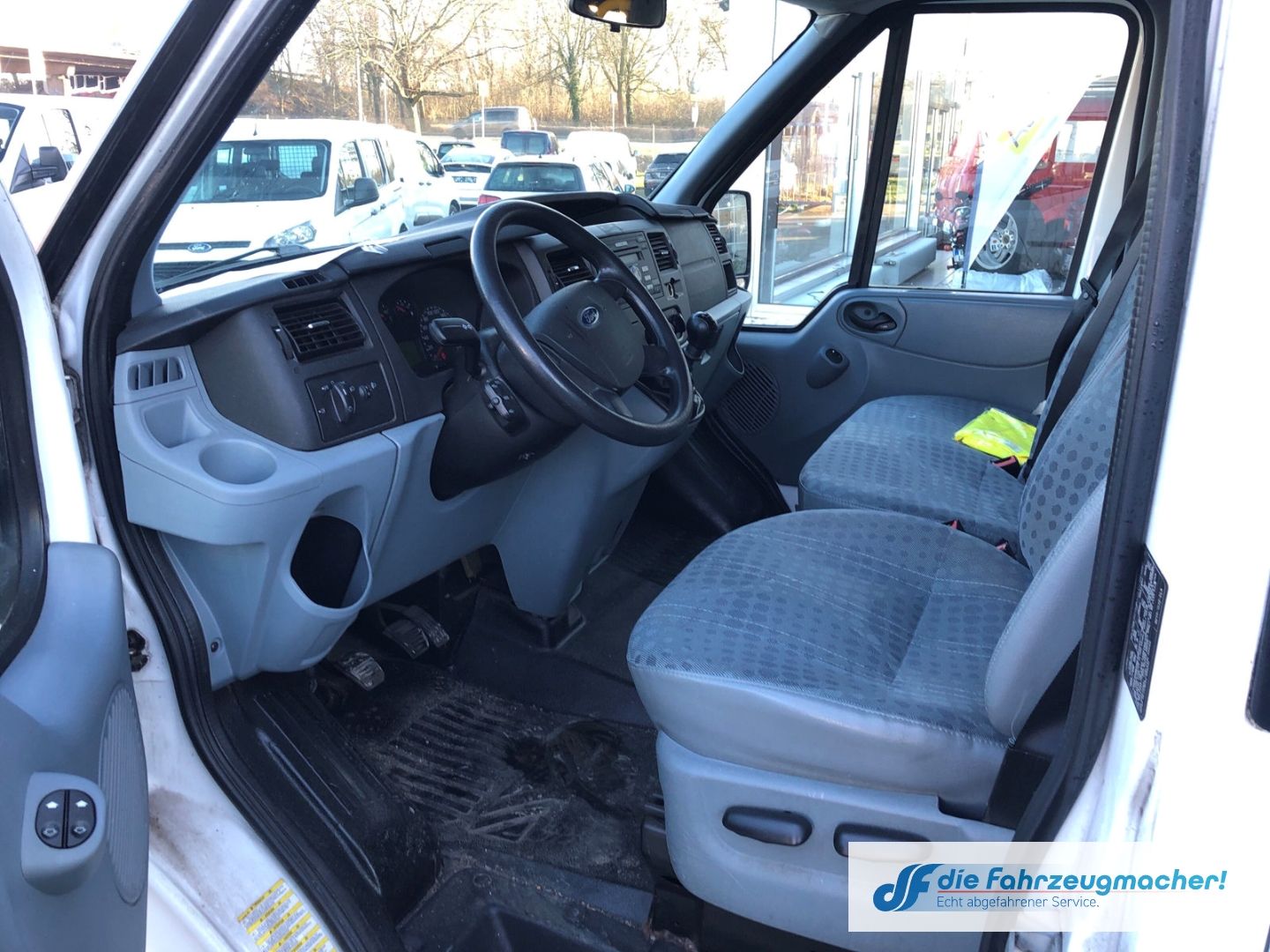 Fahrzeugabbildung Ford Transit Kombi FT 300L Trend KLima 2.2 TDCI *1174