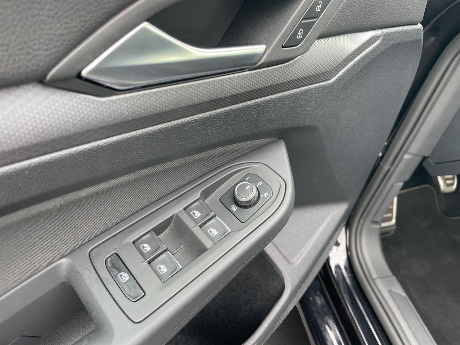 Volkswagen Golf VIII 1.5 TSI ACTIVE*LED*AHK*KAMERA*PDC*SHZ*, миниатюра 13