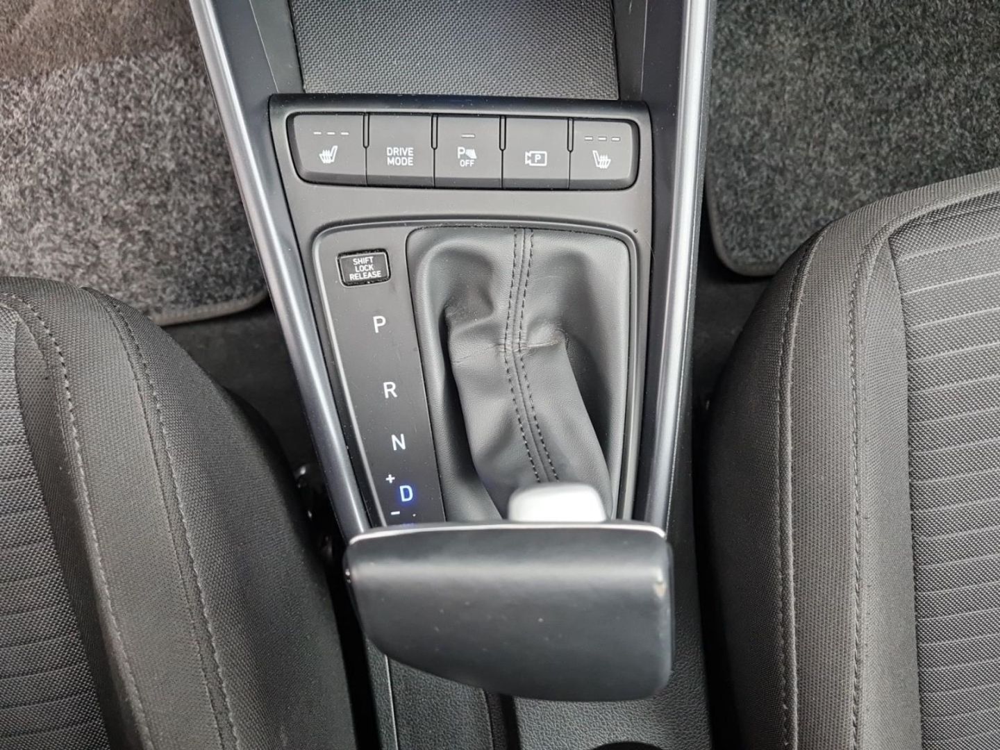 Fahrzeugabbildung Hyundai i20 Edition 30+ 1.0 T-Gdi 48V AHK+KAMERA+DAB+SHZ