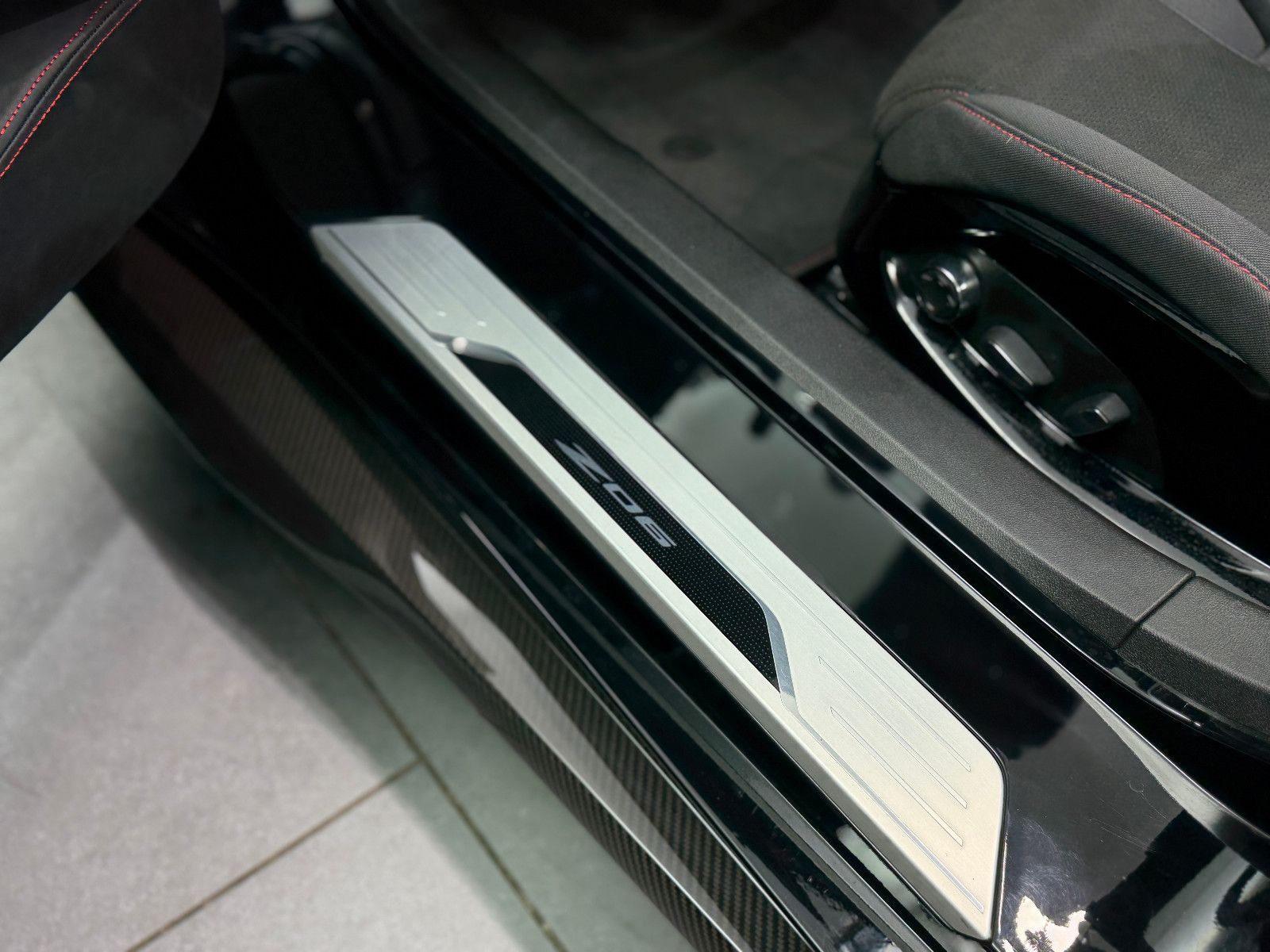 Fahrzeugabbildung Corvette Z06 C8 Z7 PAKET|TARGA|KERAMIK|CARBON|LIFT|3LZ