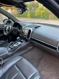 Porsche Cayenne - 6