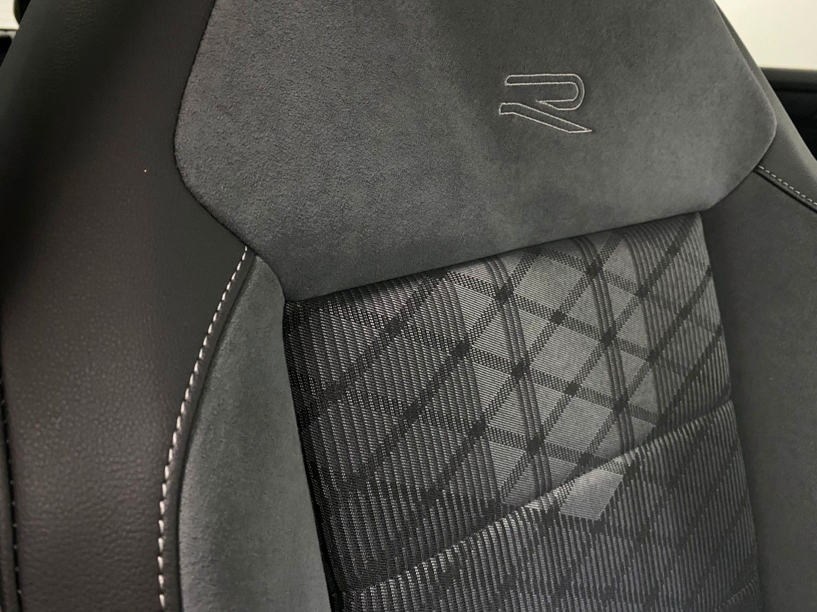 Volkswagen T-Roc - Bild 15