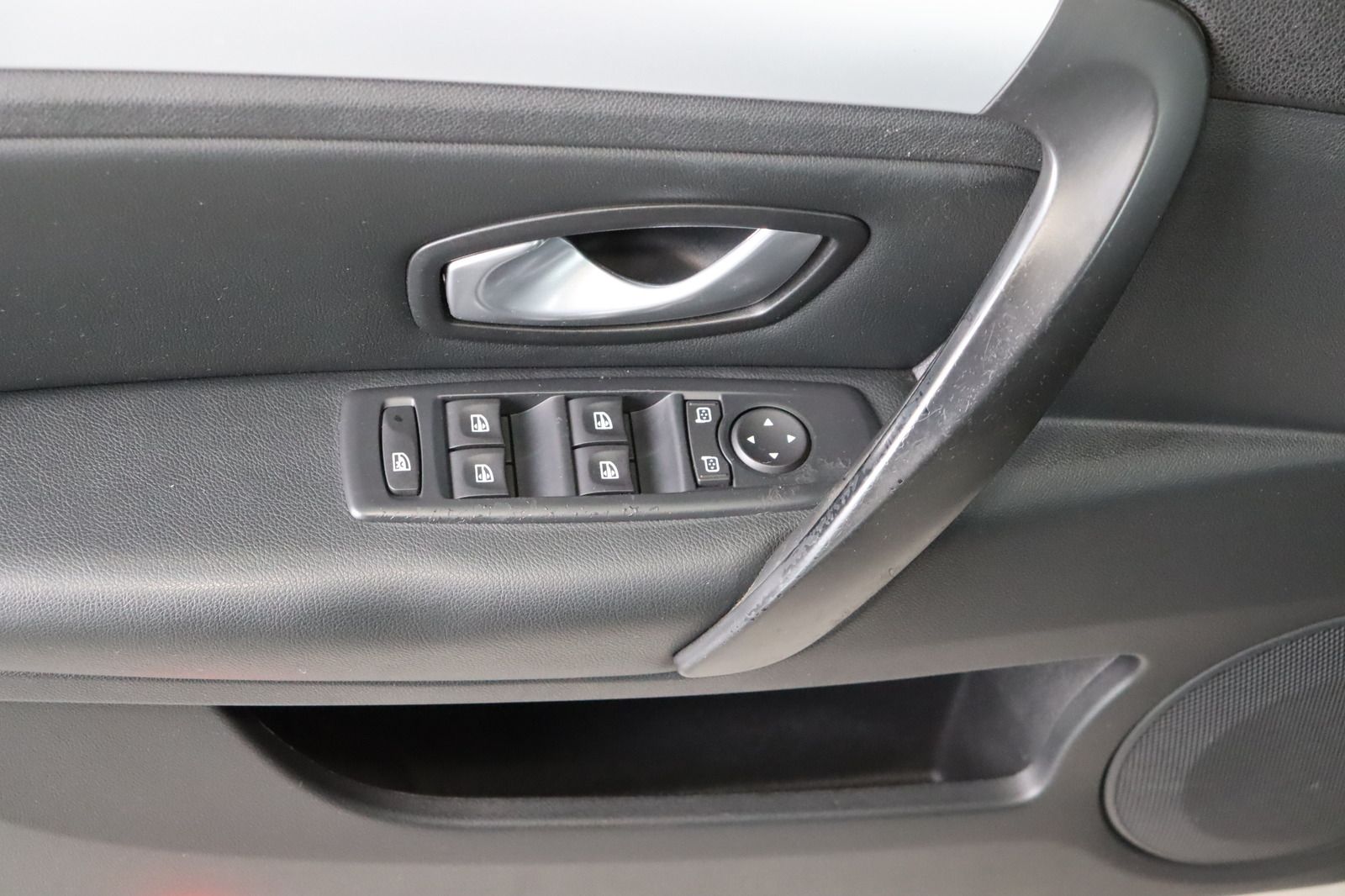 Fahrzeugabbildung Renault Laguna Dynamique 2.0 16V * HU/AU bis 07.26 * AHK