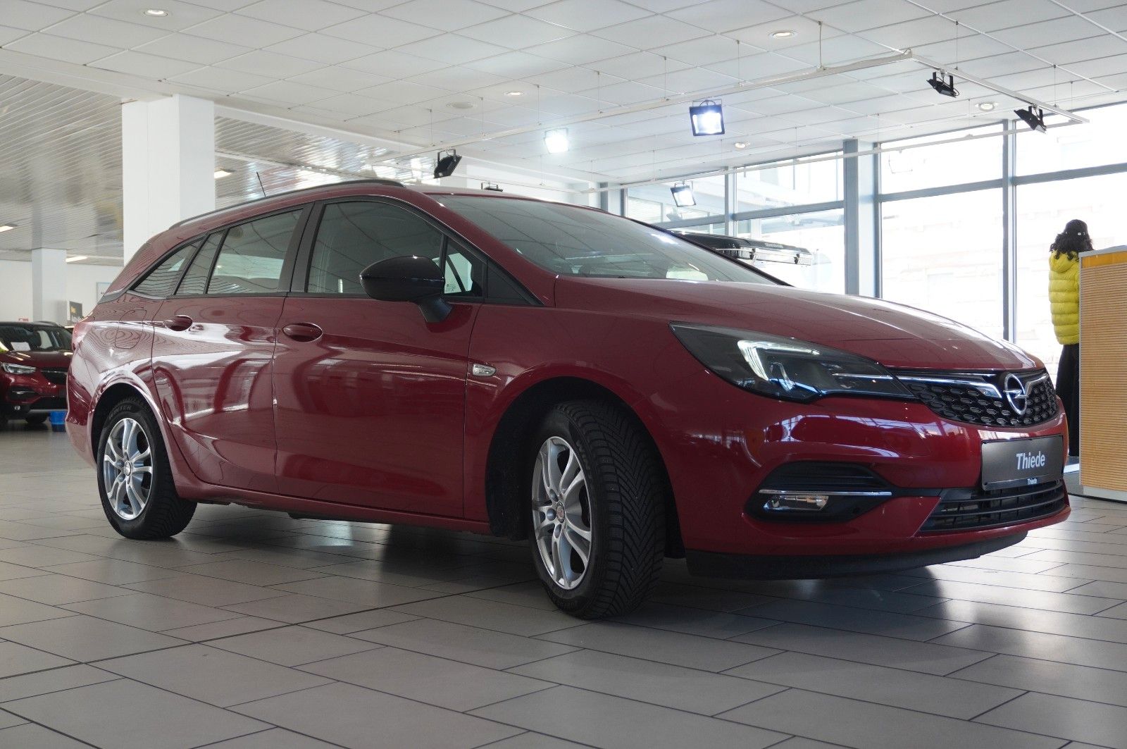 Fahrzeugabbildung Opel Astra K ST 1.2T BUSINESS NAVI/LED/SHZ/TEMP./DAB+