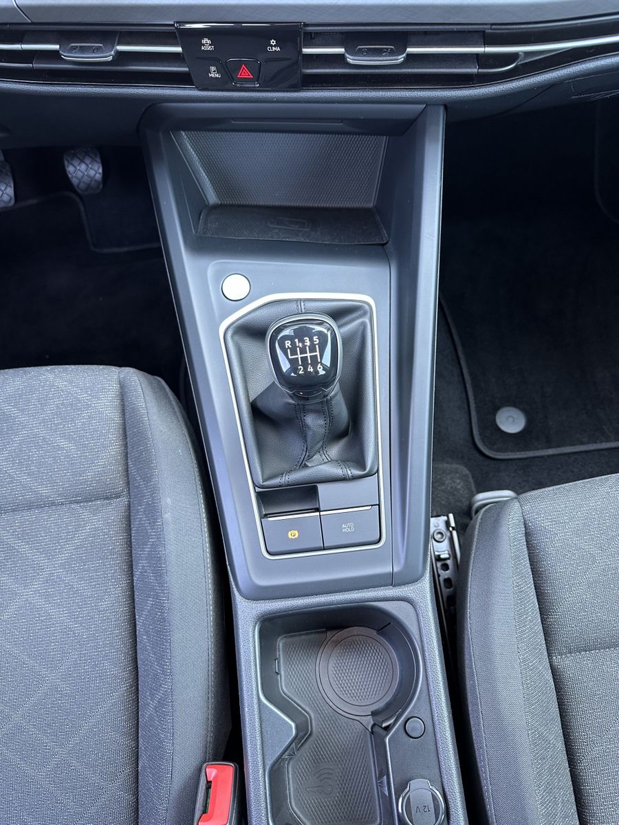 Fahrzeugabbildung Volkswagen Golf 1.5 TSI Life NAV+LED+ACC+CARPLAY+VCOCKPIT