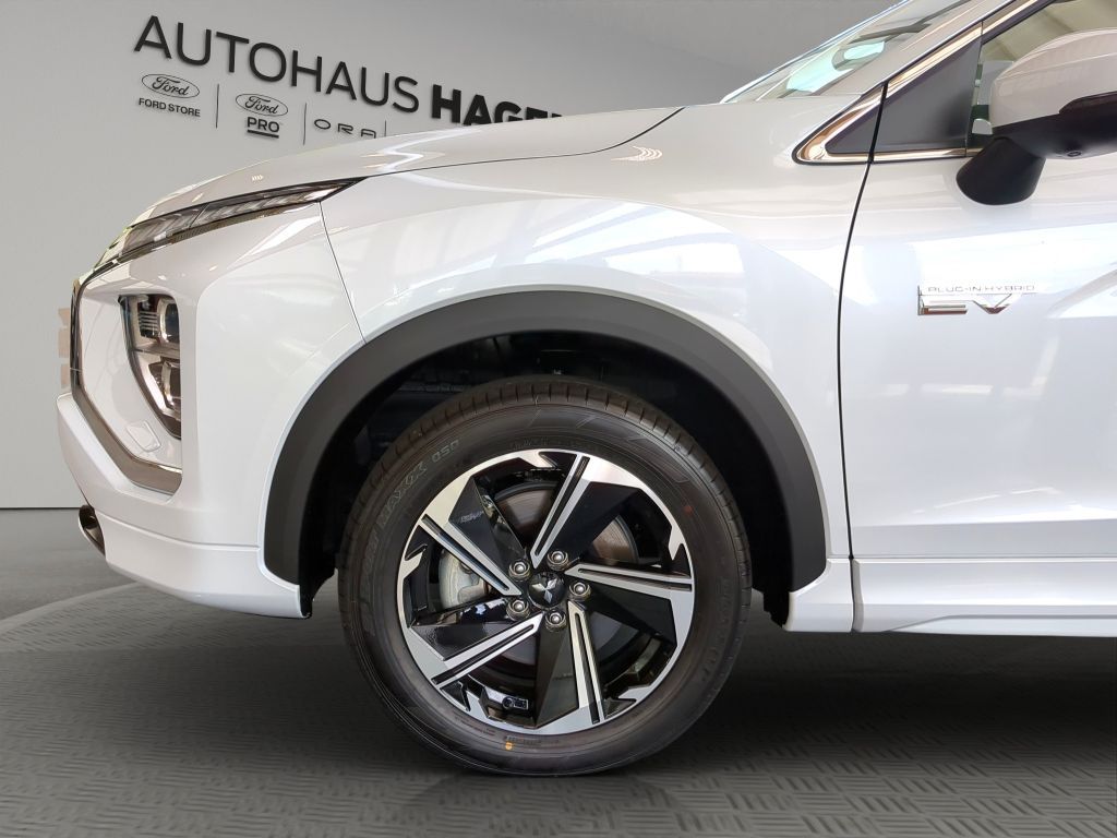 Fahrzeugabbildung Mitsubishi Eclipse Cross 2.4 PHEV 4WD Select