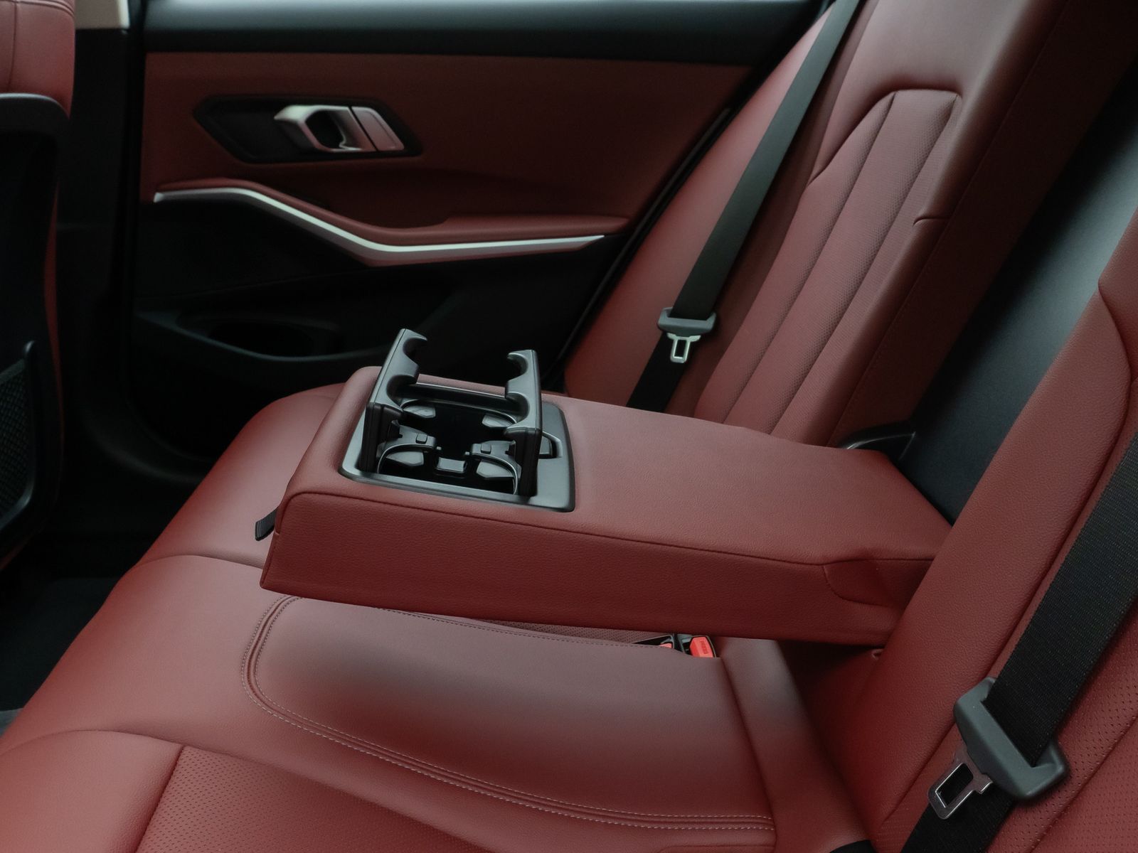 Fahrzeugabbildung BMW 330e xD Panorama DAB CockPit+ Widscr Sport Leder