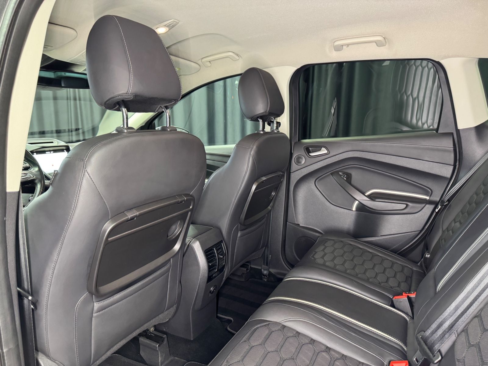 Fahrzeugabbildung Ford Kuga Vignale|SONY|AHK|NAVI|LEDER