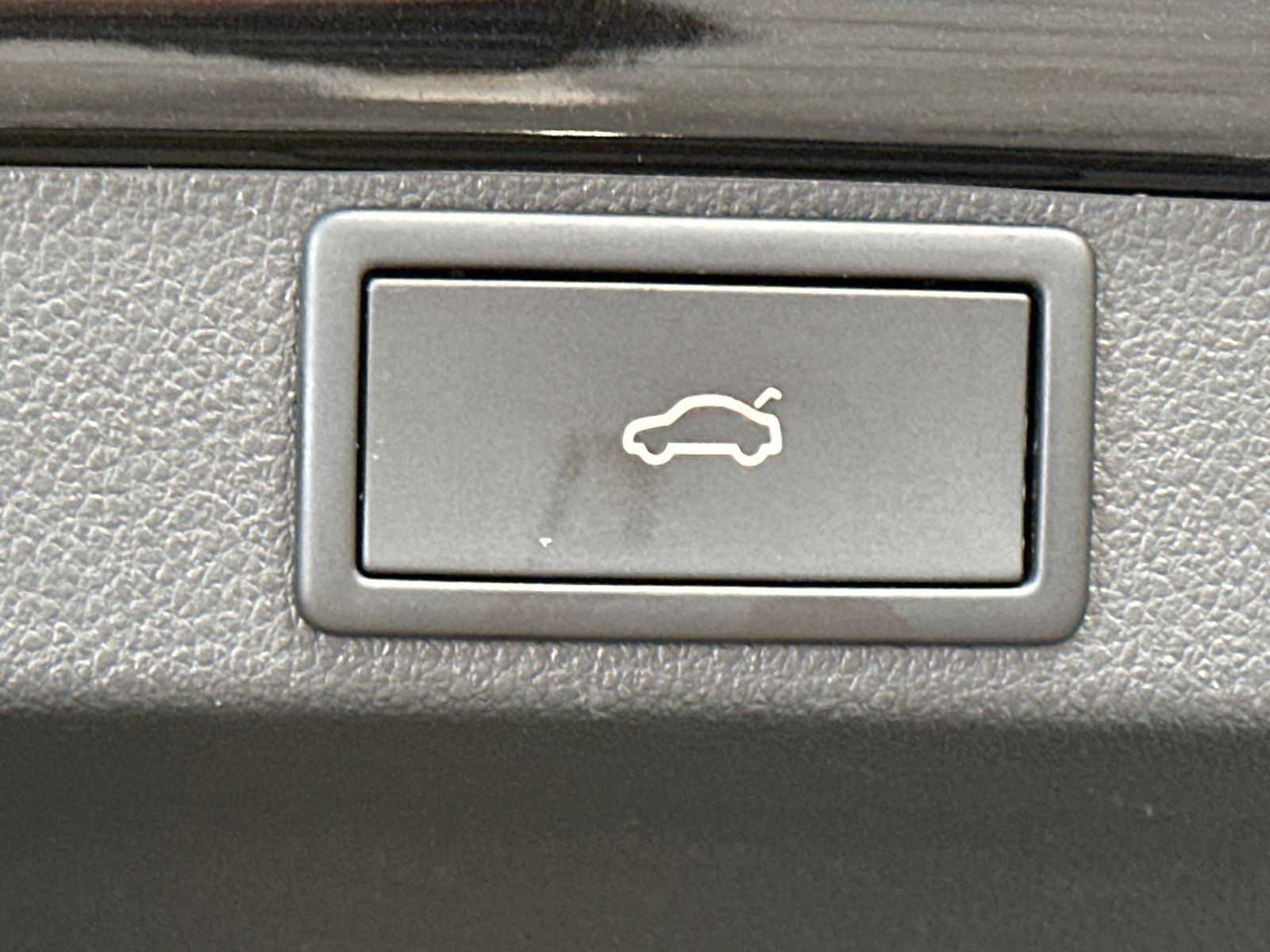 Fahrzeugabbildung SKODA Octavia Combi RS 4x4 Challenge NAV+MATRIX+AHK