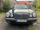 Mercedes-Benz 320 - Mercedes-Benz 320 in Berlin