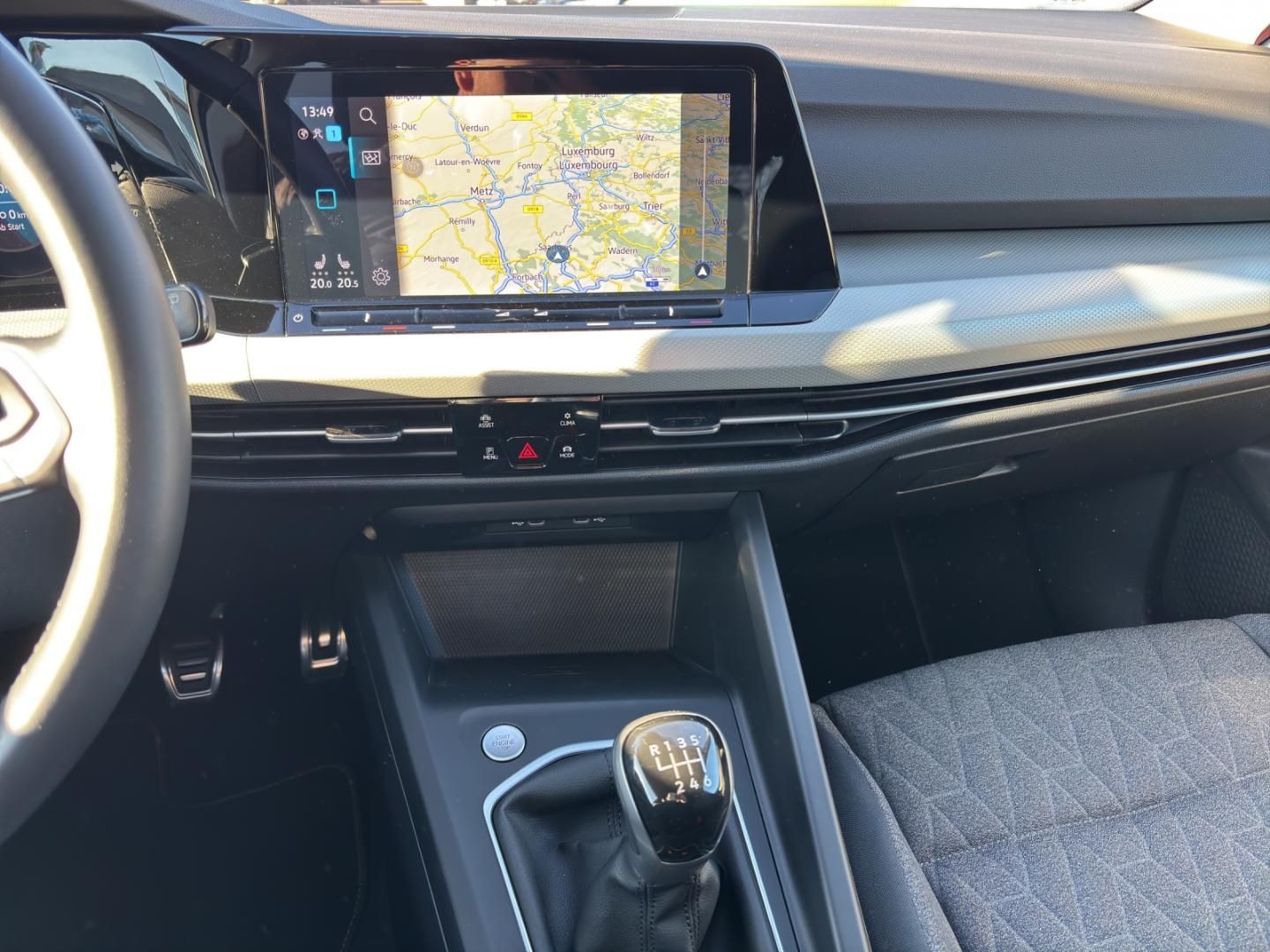 Fahrzeugabbildung Volkswagen Golf MOVE VIII MOVE 1.5l TSI,AHK,ACC,SH,Navi,LED