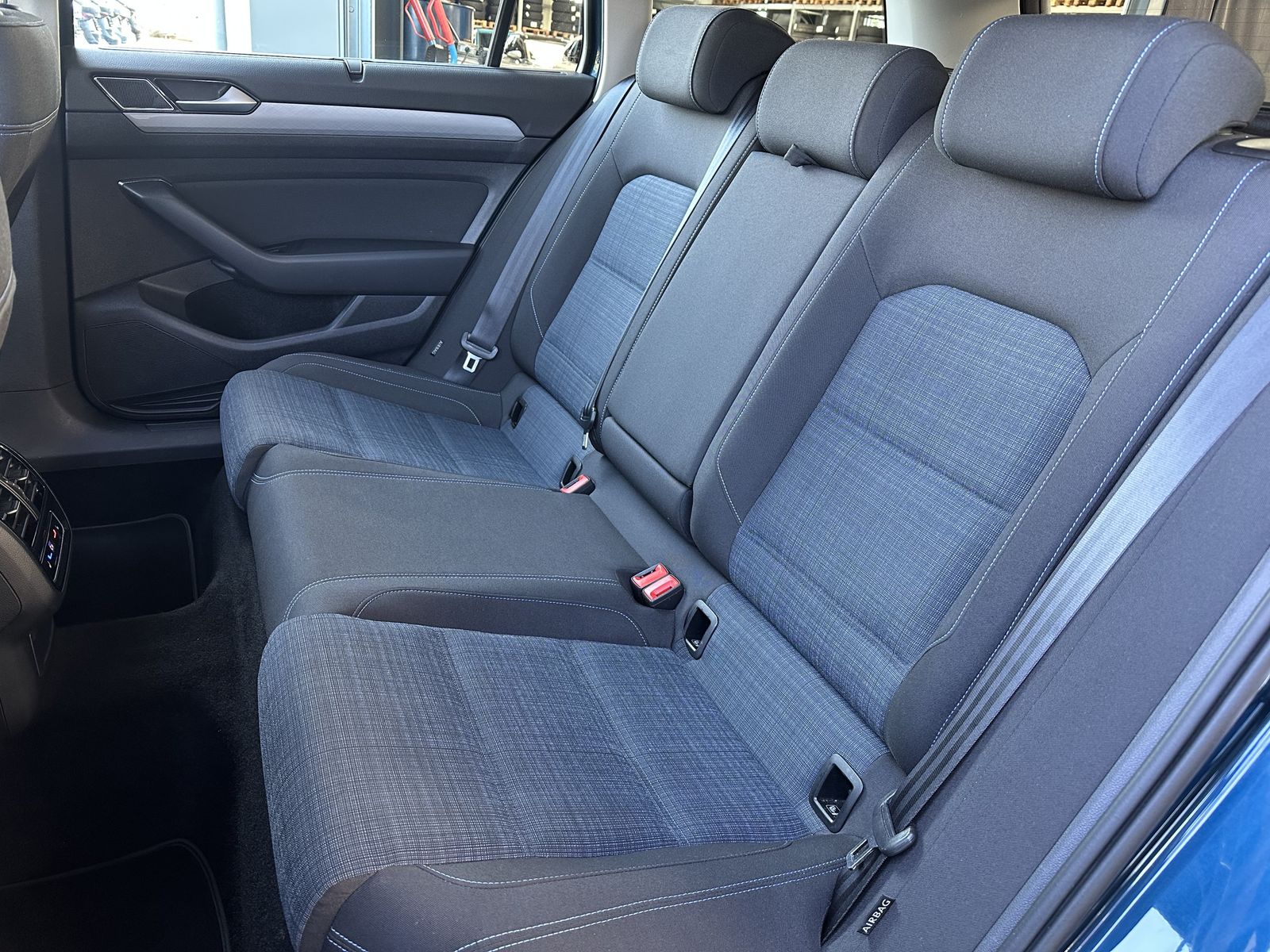 Fahrzeugabbildung Volkswagen Passat Variant GTE NAV+LED+KAM+AHK+VCOCKPIT+17ZO
