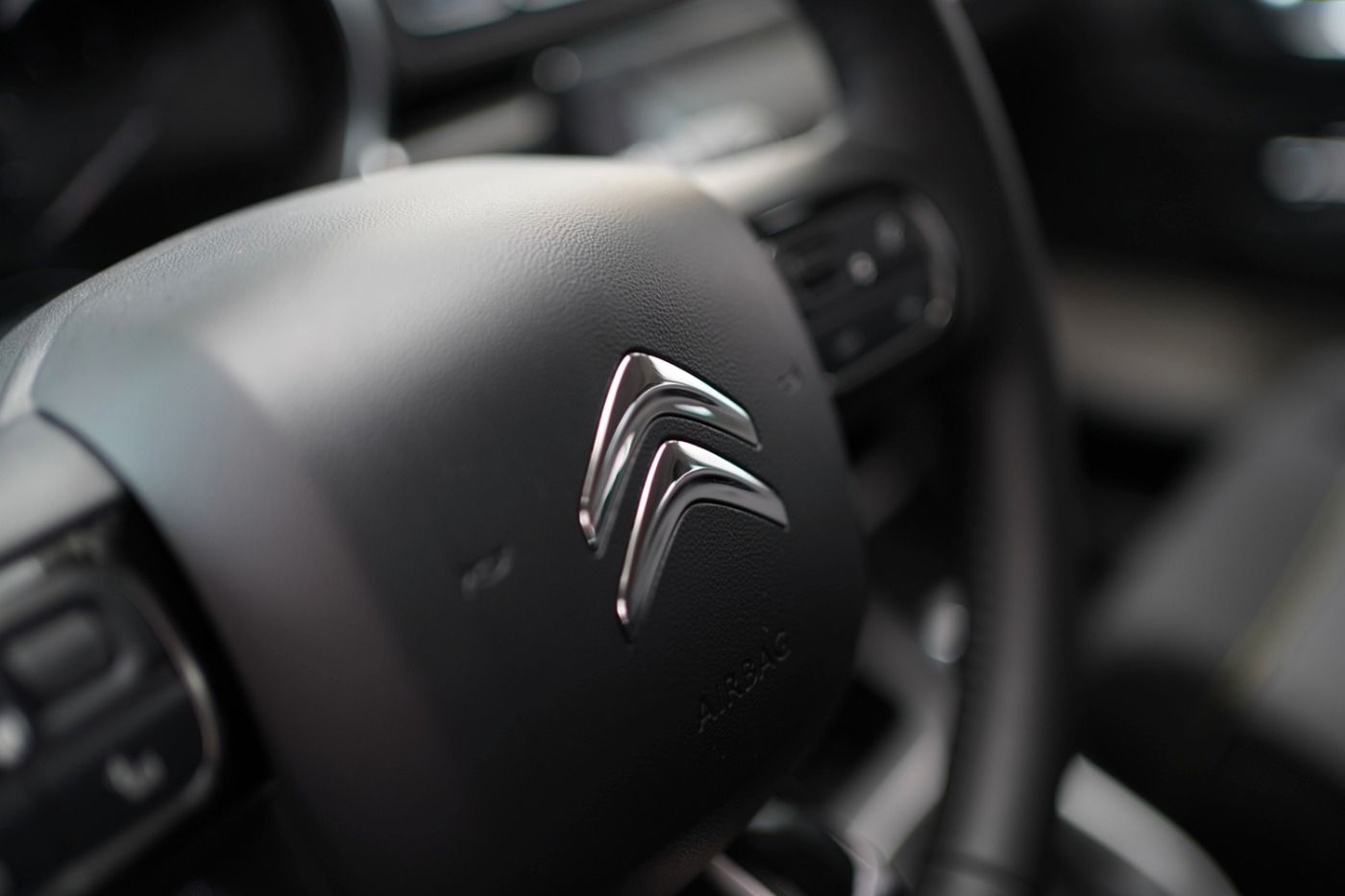 Fahrzeugabbildung Citroën C3 PureTech 110 EAT6 Shine Pack Automatik Navi