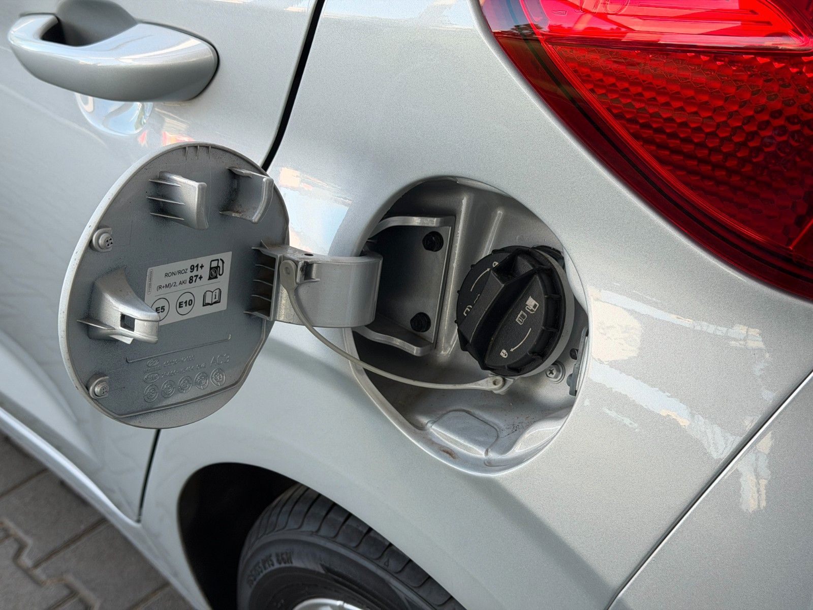 Fahrzeugabbildung Hyundai i10 1.2 Trend SHZ,PDC,AUT,DynLicht,FLA,LM,SpurH