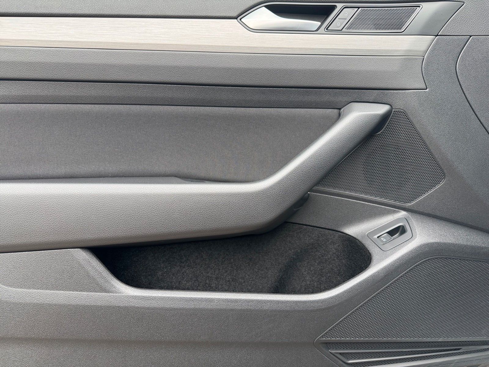Fahrzeugabbildung Volkswagen Passat Variant 1.5 TSI