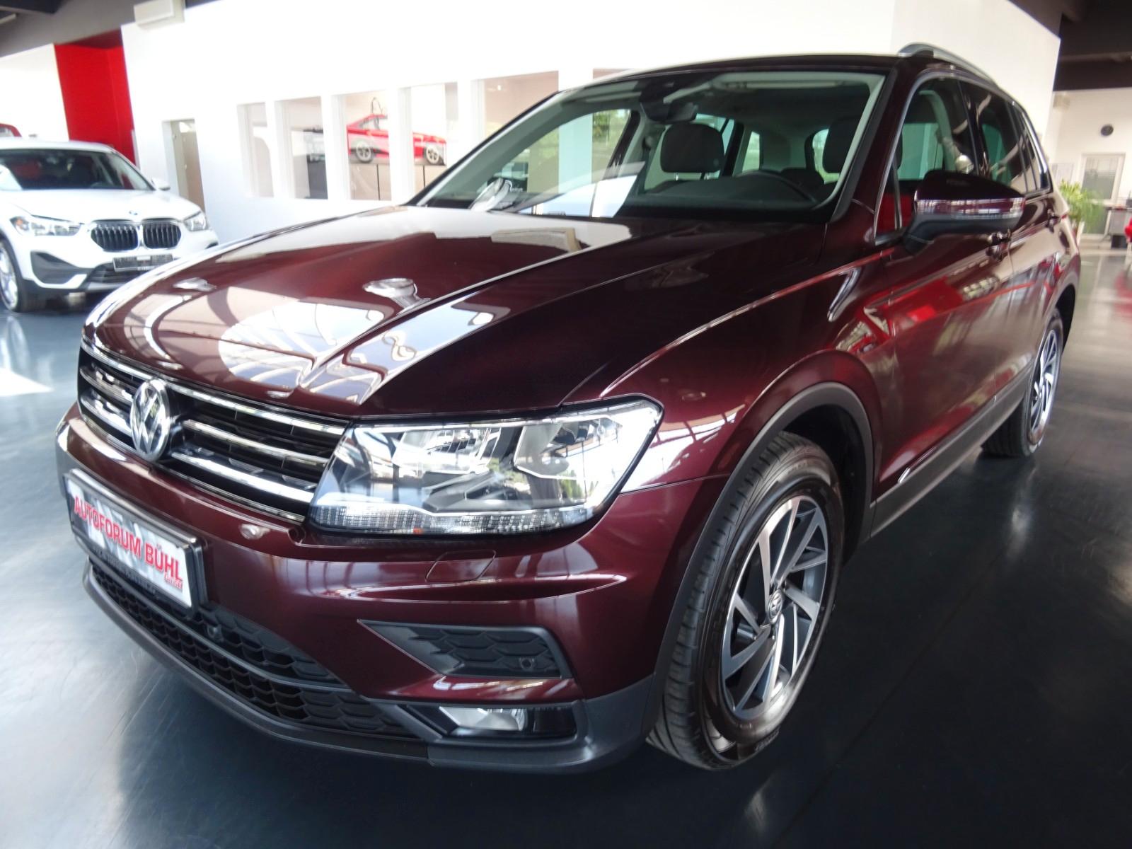 Volkswagen Tiguan TSI 4MOTION SOUND/ DSG/ Navi/ ACC/ AHK