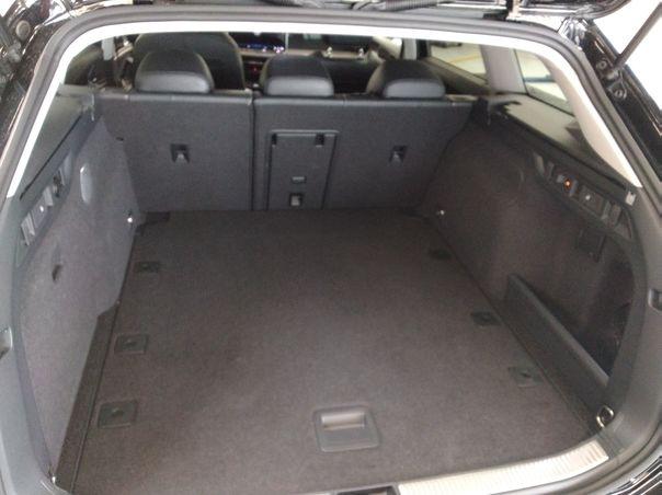 Volkswagen Passat Variant 2.0TDI DSG Business IQ.Light AHK