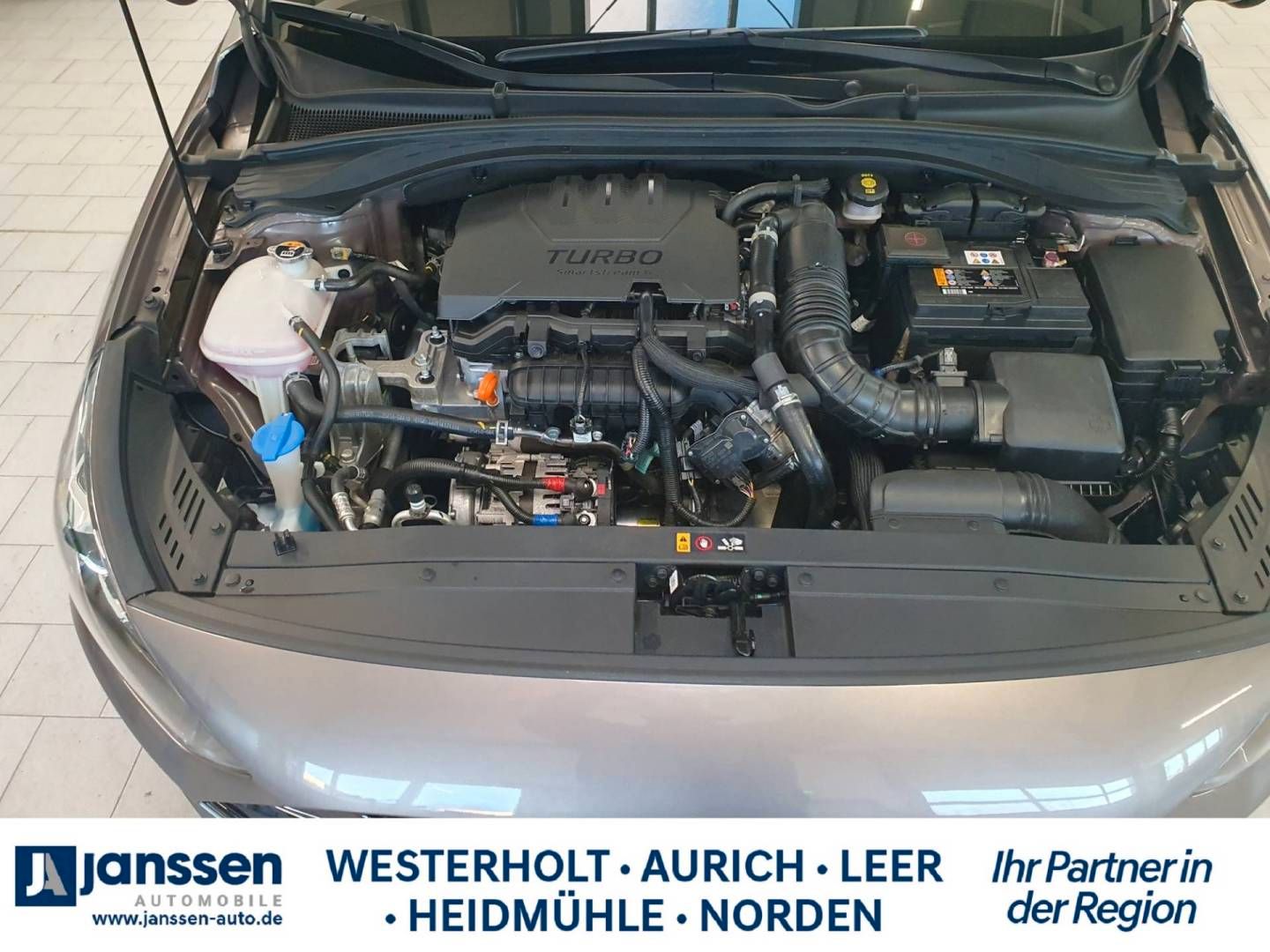 Fahrzeugabbildung Hyundai i30 Benzin Turbo TREND Navigationspaket