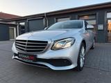 Mercedes-Benz E 220d EXCLUSIVE LIMO. WIDESCREEN/SCHIEBEDACH - Mercedes E 220 mit Schiebedach