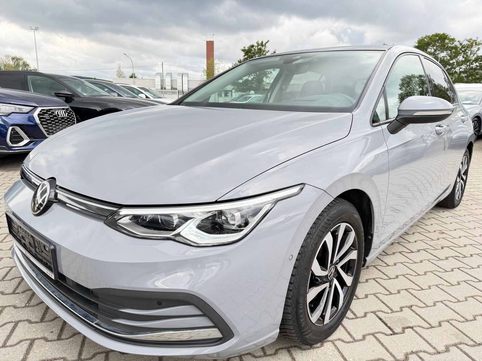 Volkswagen Golf Lim 2.0TDI Active IQ.Matrix AHK Pano Kamera