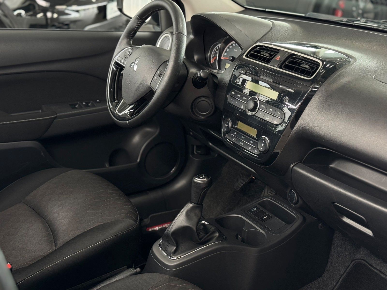 Fahrzeugabbildung Mitsubishi Space Star Algarve Limitiert KeylessGO Allwetter