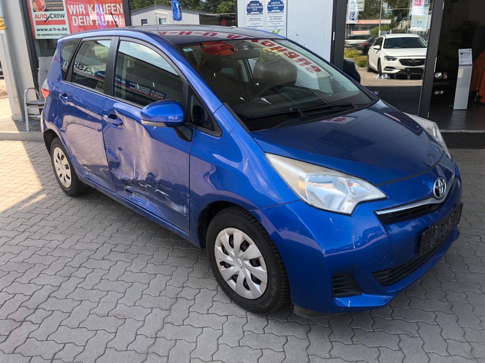 Fahrzeugabbildung Toyota Verso-S Life Unfall Beifahrerseite