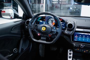 2018 Ferrari GTC4LUSSO — миниатюра 23
