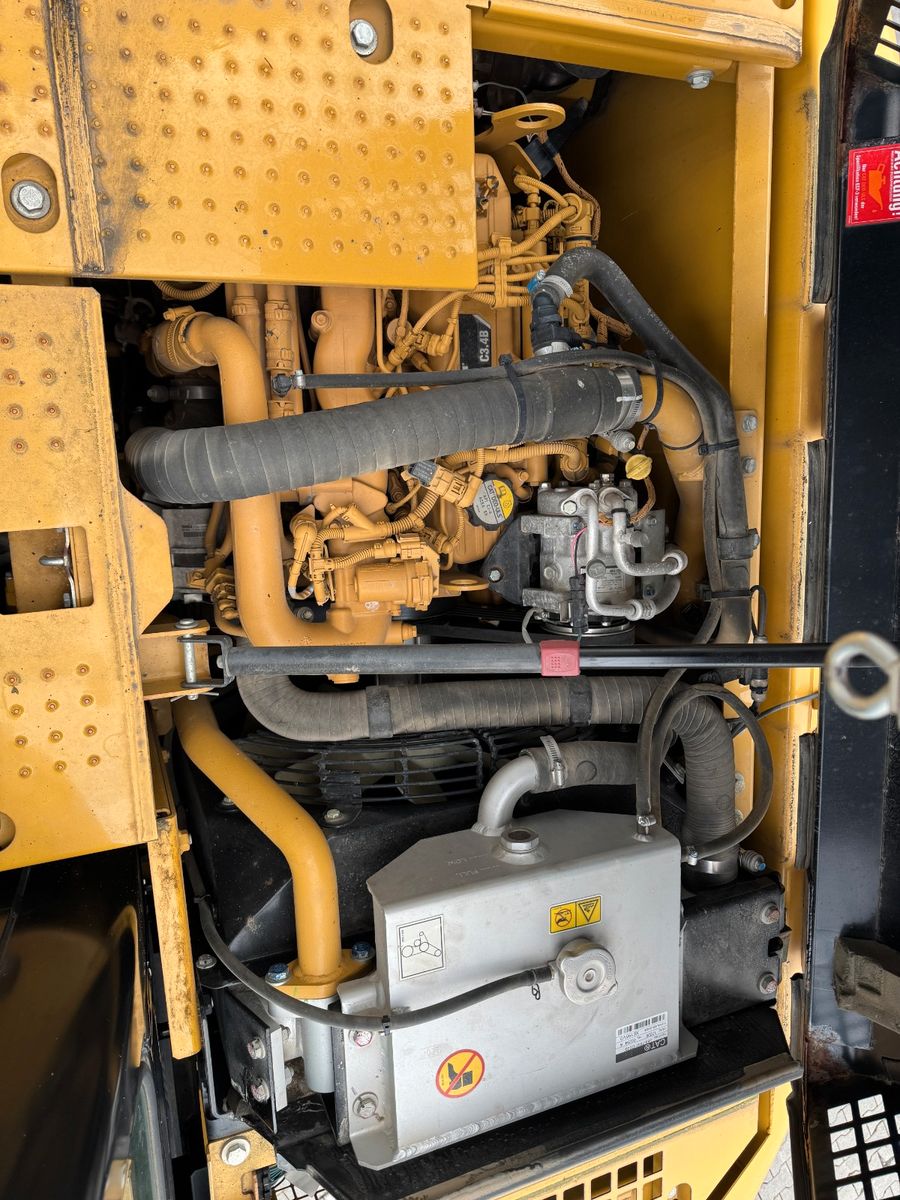 Fahrzeugabbildung CAT 311 FLRR / 2017 / 2.788h / TL  / hydr. GR