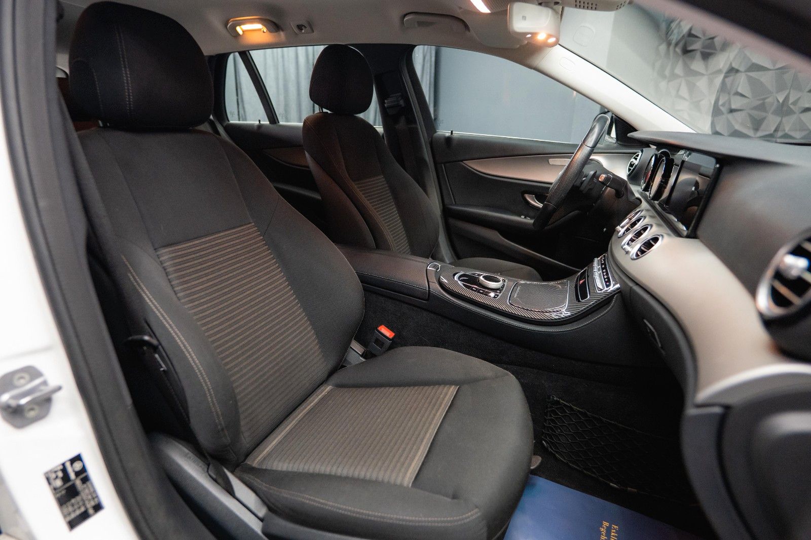 Fahrzeugabbildung Mercedes-Benz E 220d 4Matic Business *LED*Kamera*Scheckheft*