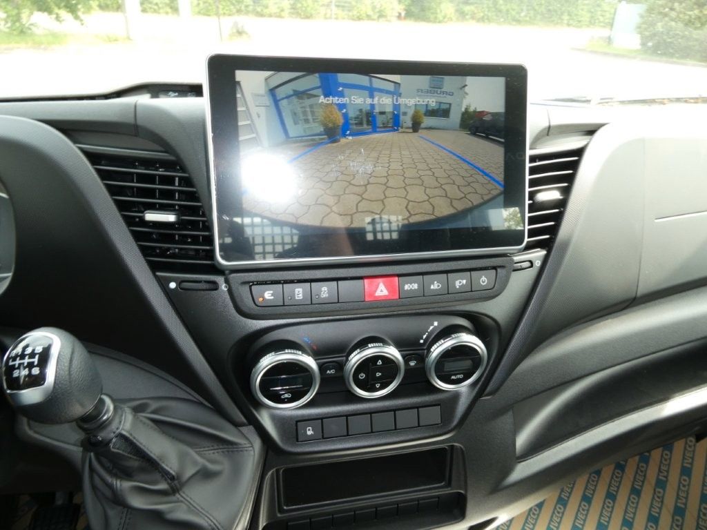 Fahrzeugabbildung Iveco Daily 35S18HD Doppelkabine Standheizung