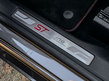 Ford Kuga Plug-In Hybrid ST-Line X Digitales Cockpit
