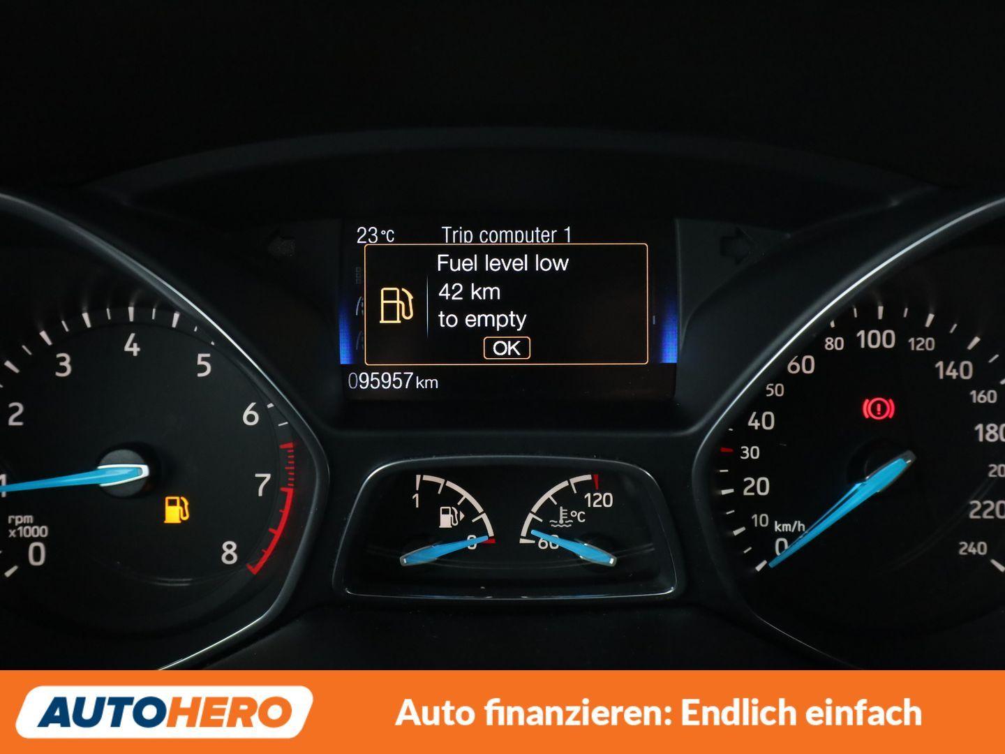 Ford Focus 1.0 EcoBoost ST-Line *NAVI*XENON*TEMPO*PDC