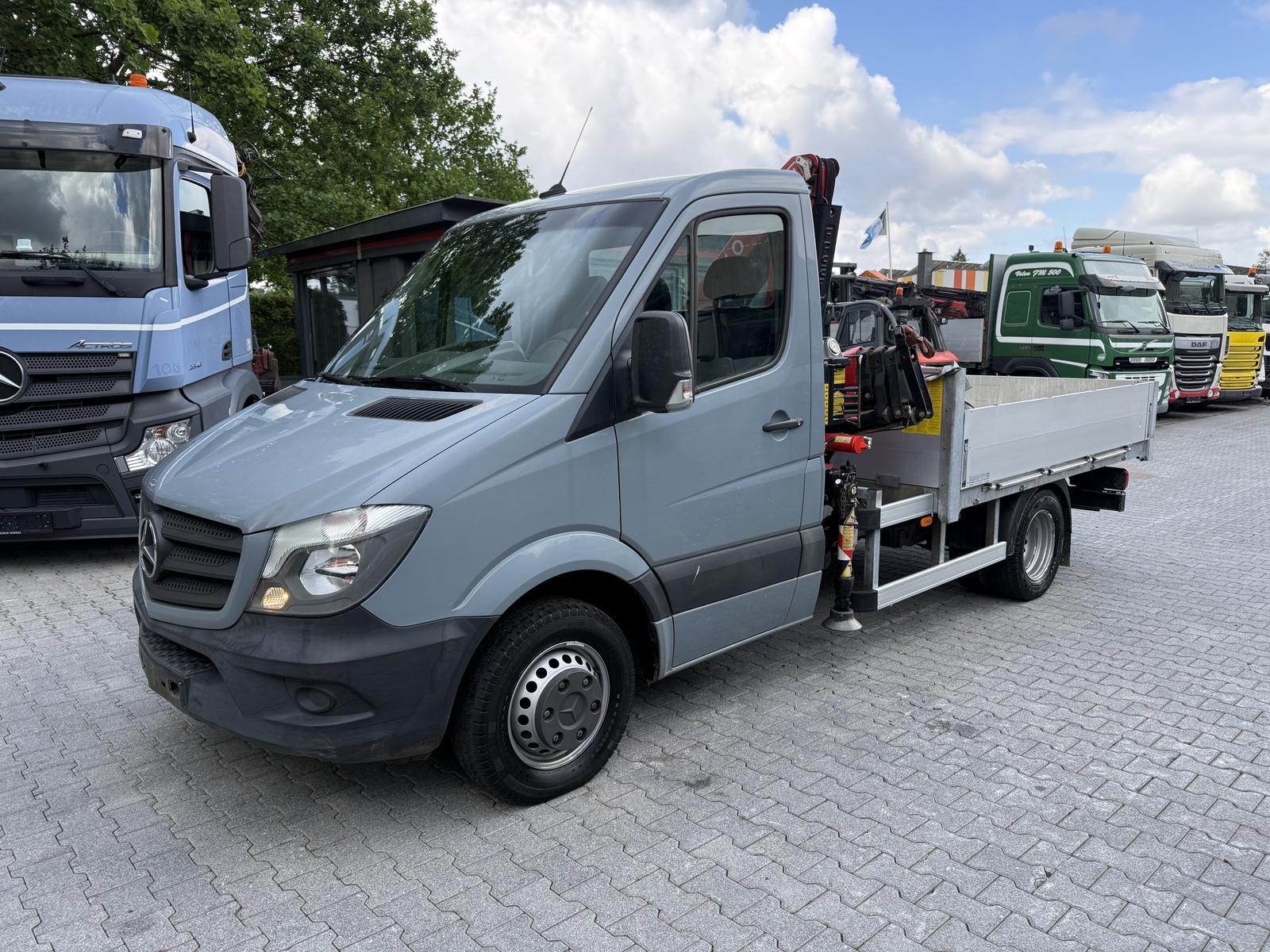 Mercedes-Benz Sprinter 516 Kran Fassi F40