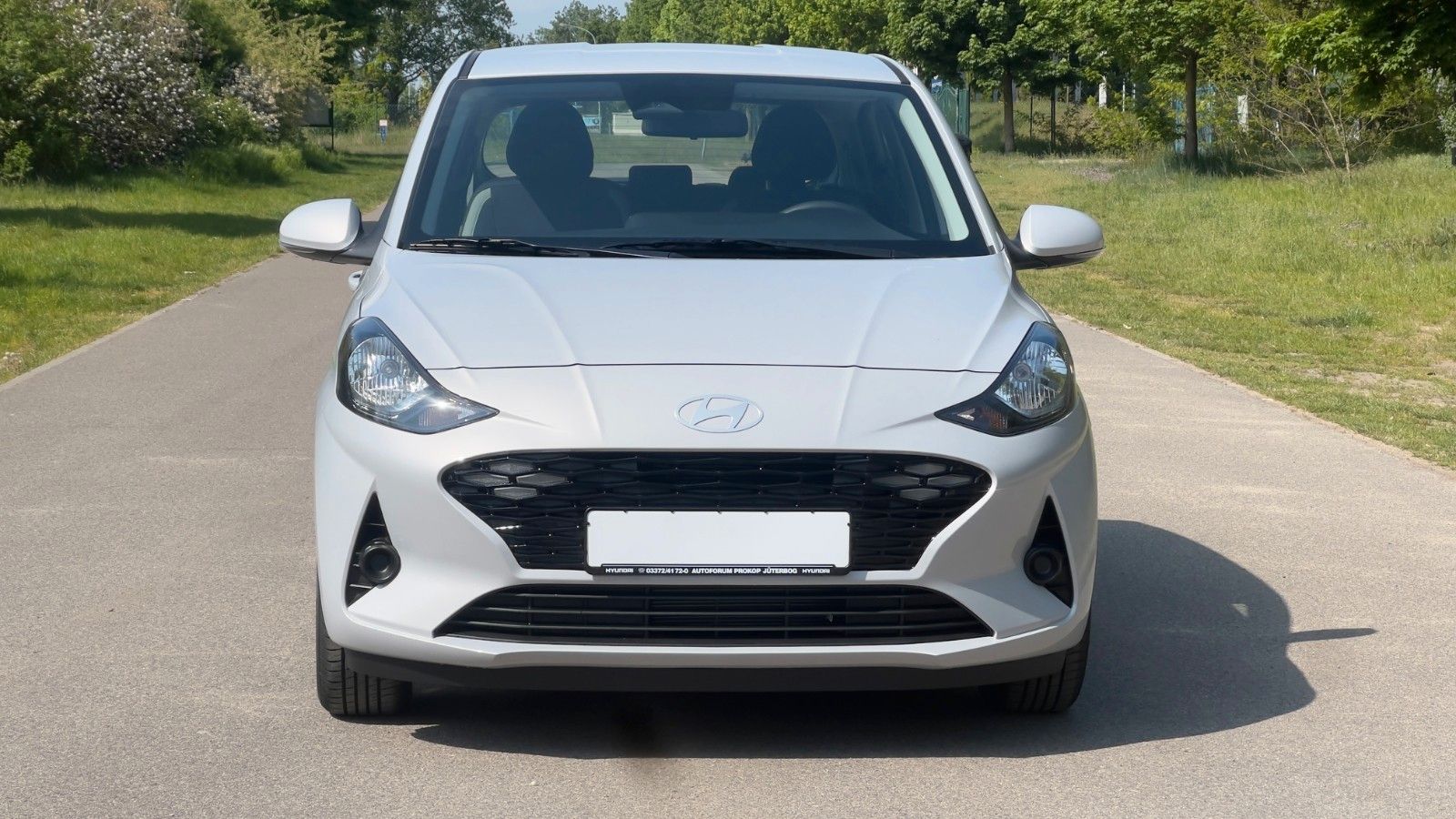 Fahrzeugabbildung Hyundai i10 1.0 Trend *Klima*Navi*CarPlay*PDC*RFKamera*