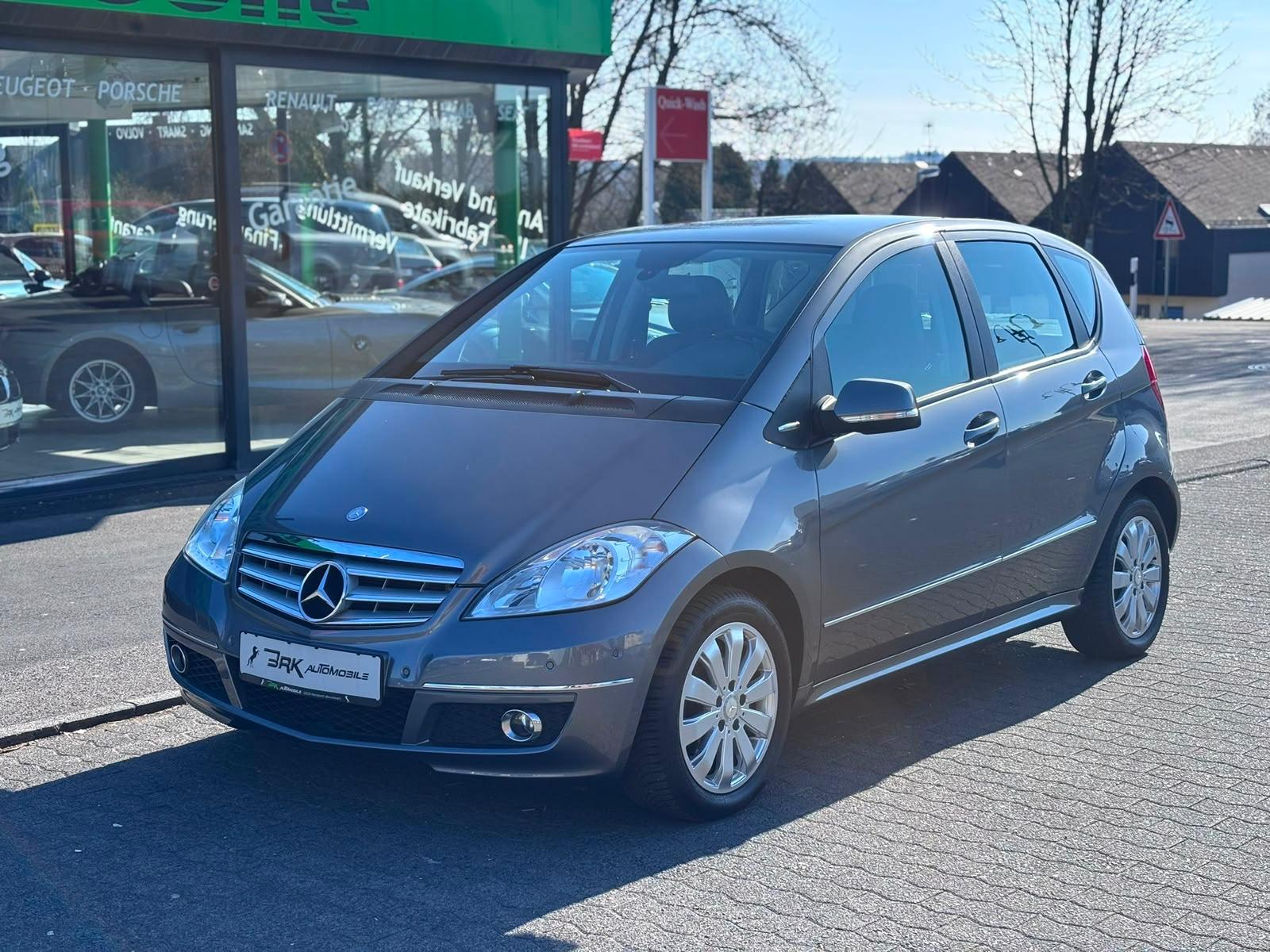 Mercedes-Benz A 180 Avantgarde Automatik **NAVI**LEDER*KLIMA**