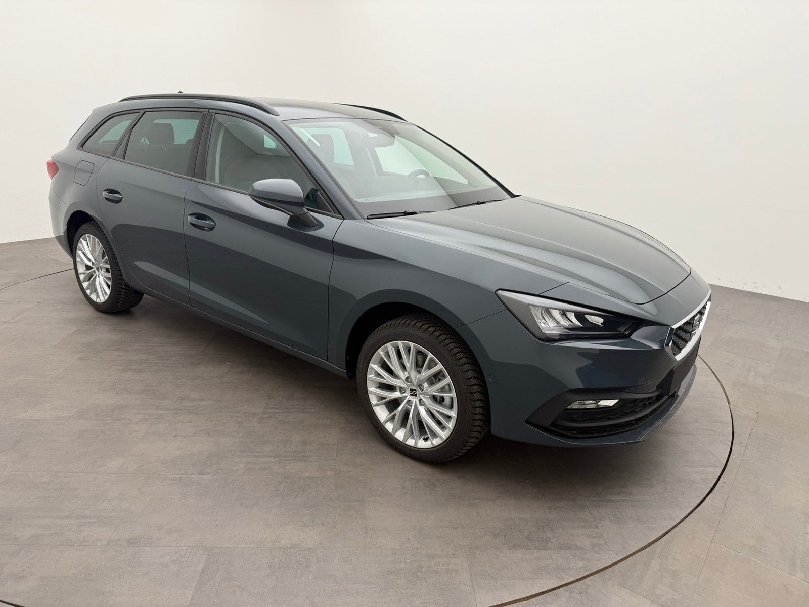 Seat Leon Sportstourer 1.5 eHybrid Style RoadEdition imagem 2