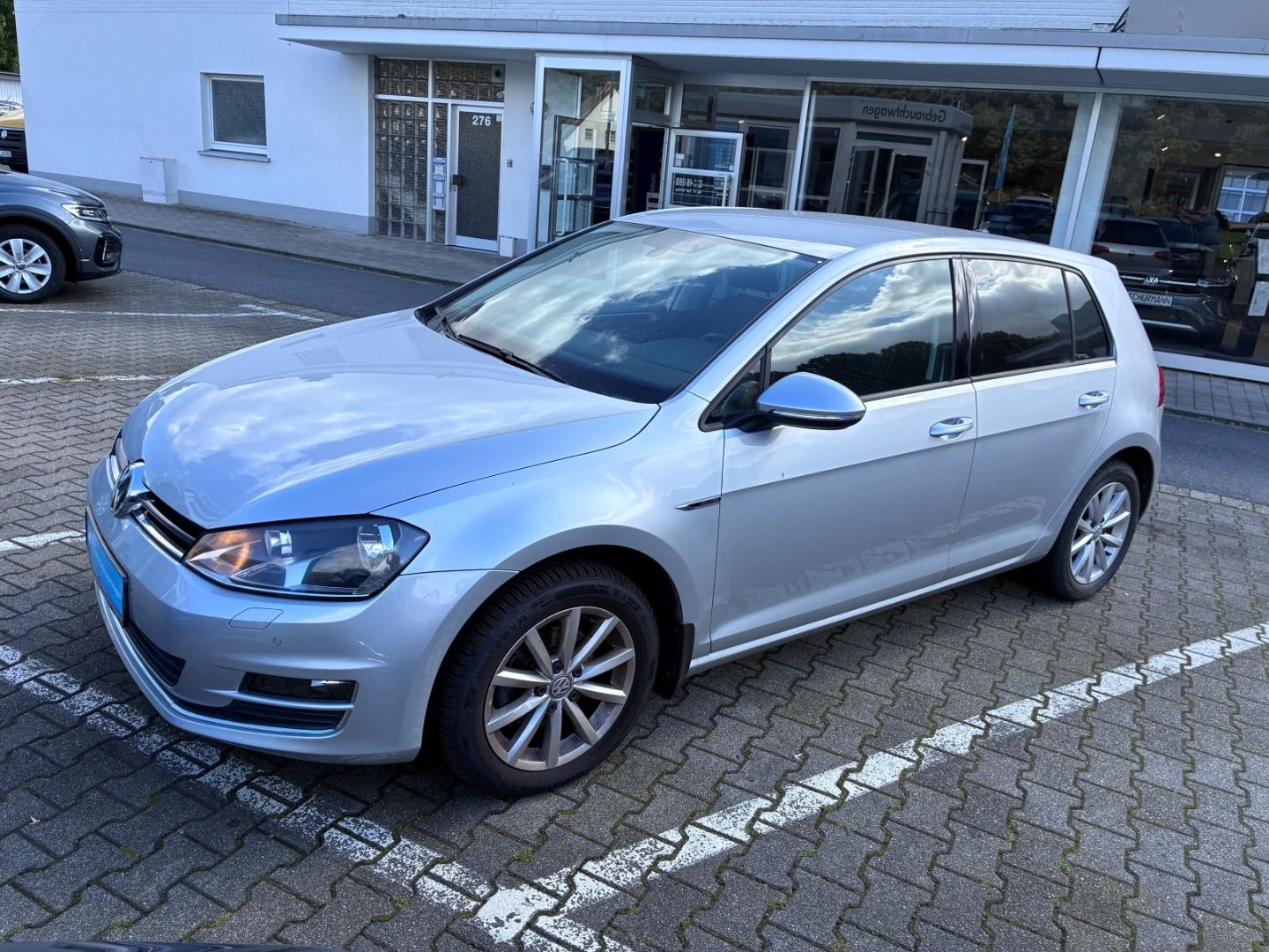 Volkswagen Golf VII Comfortline LOUNGE TSI NAVI SHZ RFK