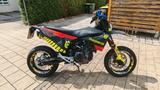 Husqvarna 701 Supermoto (Carbon)