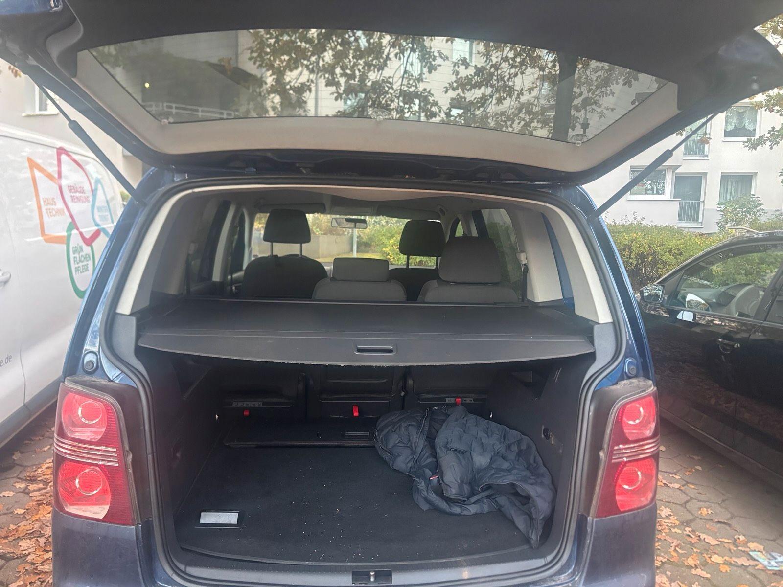 Volkswagen Touran 2010 — photo 9