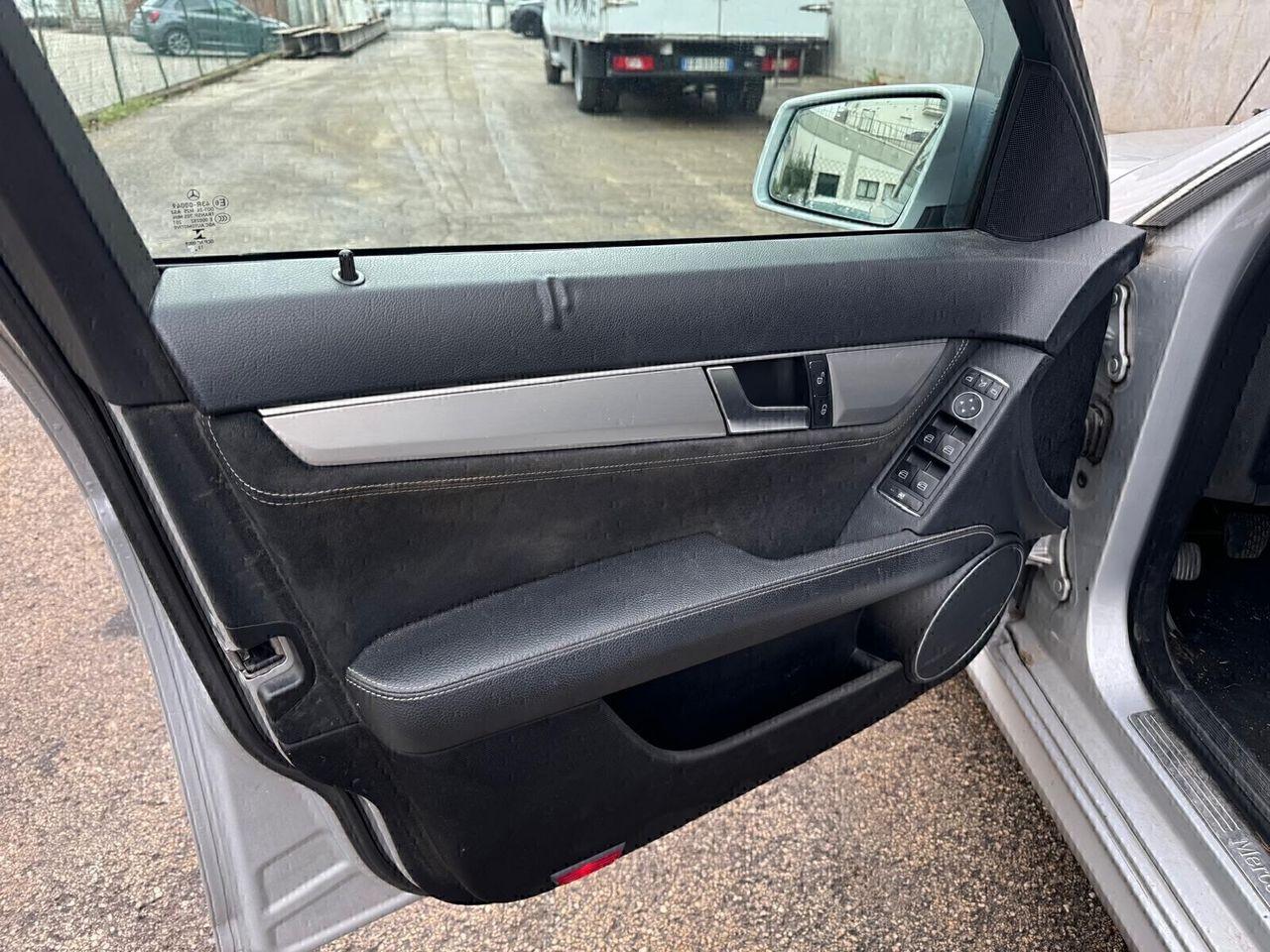 Mercedes-Benz C200 2014 — photo 15