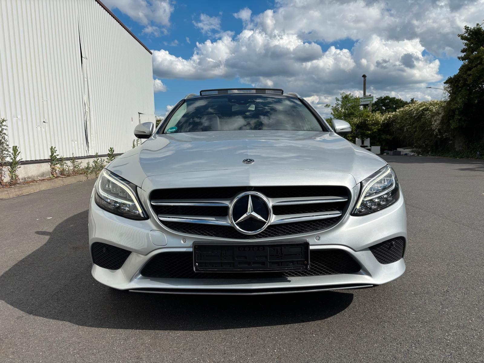 Mercedes-Benz C 200*LEDER*XENON*PANORAMA* KAMERA