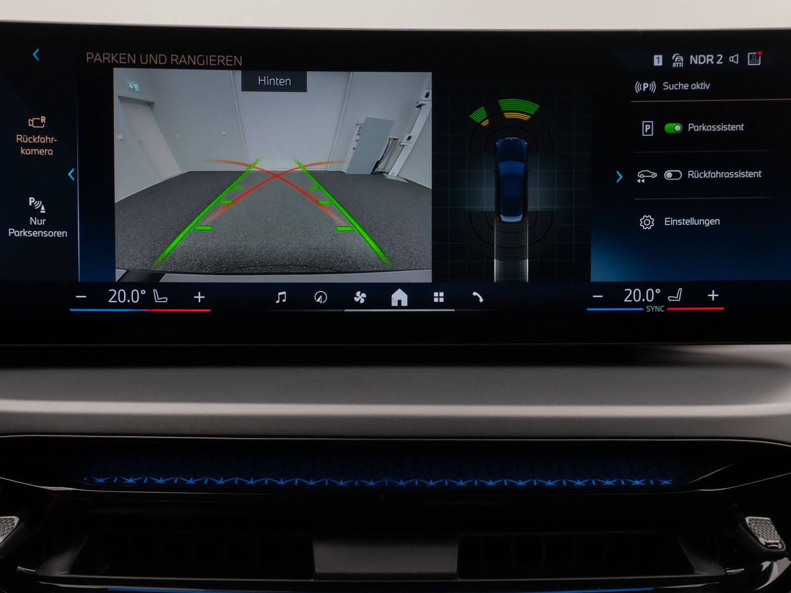 Fahrzeugabbildung BMW 318i Kamera DAB HiFi Widscreen DrivAssist Alarm